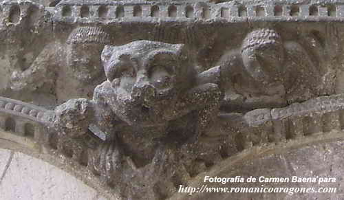 LADO OESTE DEL PORTAL-DETALLE